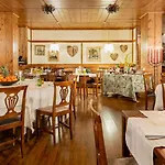 호텔 Cristallino D'ampezzo 4*