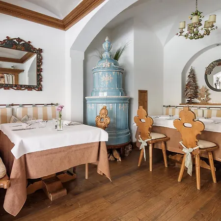 Отель Cristallino D'ampezzo